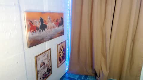 Snapshot of perfect_angel69 chatting on December 3, 2024, 4:58 am call me angel online show from December 3, 2024, 4:58 am