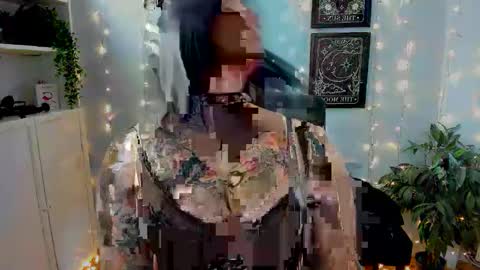 Gabbie online show from October 25, 2025, 8:11 am