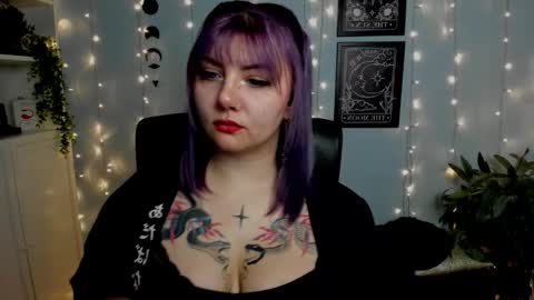 Gabbie online show from December 3, 2025, 2:48 pm