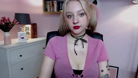 Snapshot of perfect_madeline chatting on December 28, 2024, 7:44 am Madeline online show from December 28, 2024, 7:44 am