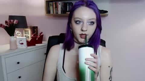 Snapshot of perfect_madeline chatting on March 9, 2025, 2:43 pm Madeline online show from March 9, 2025, 2:43 pm