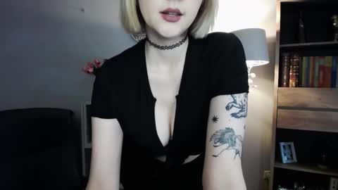 Snapshot of perfect_madeline chatting on October 19, 2025, 1:34 pm Madeline online show from October 19, 2025, 1:34 pm