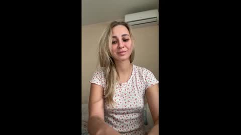 Snapshot of perfectjulia chatting on November 14, 2025, 4:33 am Julia online show from November 14, 2025, 4:33 am