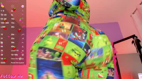 Perla online show from December 1, 2024, 9:26 pm