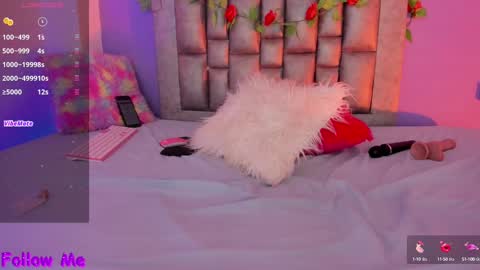 Perla online show from February 22, 2025, 10:42 pm