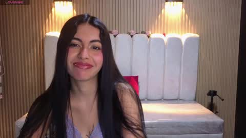 perla_lovely online show from April 18, 2026, 12:09 pm