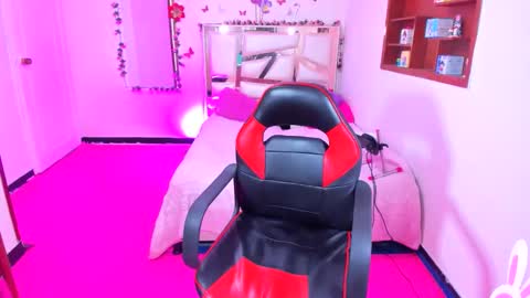 PERLA online show from April 17, 2026, 3:09 am