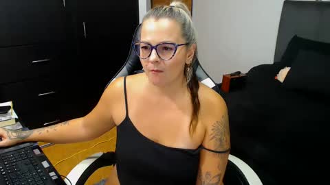 goloza online show from November 9, 2025, 3:49 am