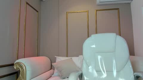 Snapshot of perlapreciosa chatting on December 18, 2025, 4:07 am PerlaPreciosa online show from December 18, 2025, 4:07 am