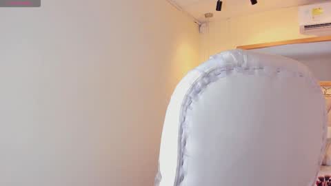 PerlaPreciosa online show from March 17, 2026, 4:06 am