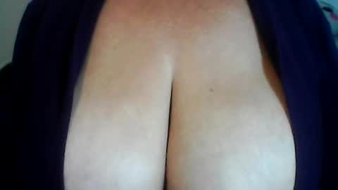 perlita070822 online show from July 5, 2026, 4:19 am