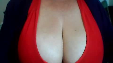 perlita070822 online show from July 28, 2026, 4:19 am
