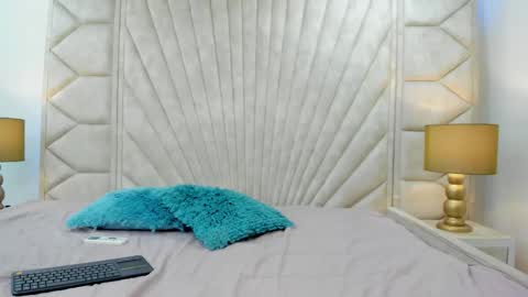 persefone_d online show from October 17, 2025, 1:46 pm