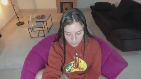 Marie online show from January 31, 2025, 11:35 pm