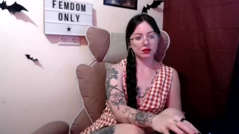 Snapshot of persephones_garden chatting on June 27, 2026, 12:10 pm Persephone online show from June 27, 2026, 12:10 pm