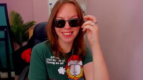 Snapshot of persinaky chatting on December 17, 2025, 5:02 am horror flying on the wings of the night.... online show from December 17, 2025, 5:02 am