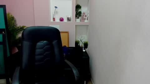 Snapshot of persinaky chatting on January 11, 2026, 3:50 pm horror flying on the wings of the night.... online show from January 11, 2026, 3:50 pm