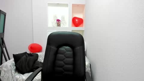 Snapshot of persinaky chatting on February 15, 2026, 11:08 am horror flying on the wings of the night.... online show from February 15, 2026, 11:08 am