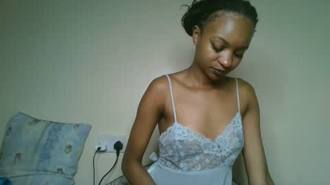Snapshot of petal_palette chatting on June 30, 2026, 8:59 am Lolly online show from June 30, 2026, 8:59 am
