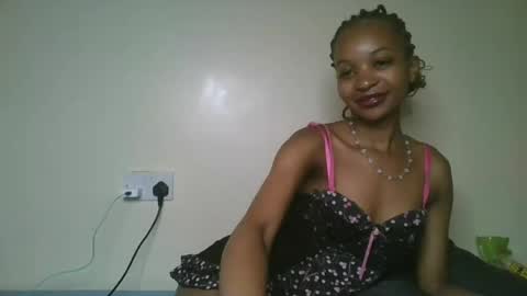 Snapshot of petal_palette chatting on July 5, 2026, 5:25 am Lolly online show from July 5, 2026, 5:25 am