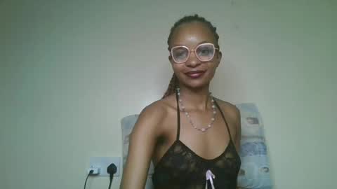 Snapshot of petal_palette chatting on July 10, 2026, 7:12 am Lolly online show from July 10, 2026, 7:12 am