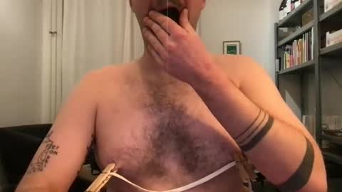 Snapshot of peteboy05 chatting on December 10, 2024, 12:17 am Pete online show from December 10, 2024, 12:17 am