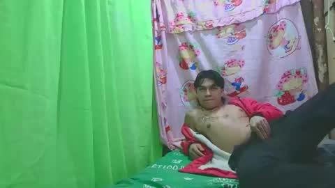 peteresmitd17 online show from December 14, 2025, 2:17 am