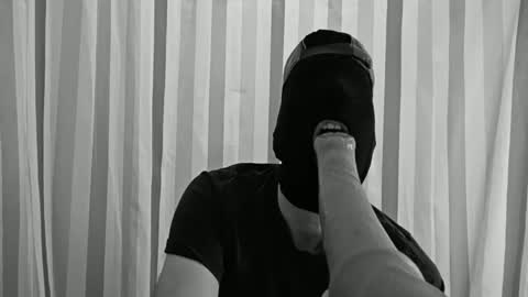 Snapshot of peterh1108 chatting on November 3, 2025, 2:40 pm peterh1108 online show from November 3, 2025, 2:40 pm