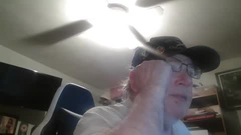 Snapshot of peterinohio57 chatting on May 12, 2026, 10:34 am peterinohio57 online show from May 12, 2026, 10:34 am