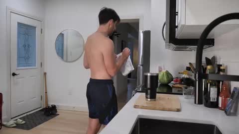 Peter Parker online show from November 9, 2025, 9:35 pm