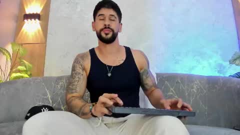 Snapshot of petesevans_1 chatting on July 7, 2026, 8:02 pm PETES EVANS new account online show from July 7, 2026, 8:02 pm