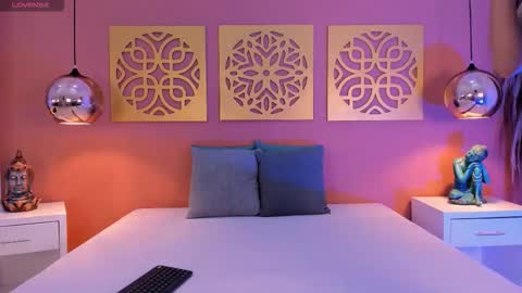 Alice   online show from October 17, 2025, 6:43 pm