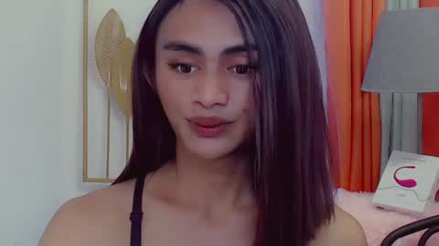 Snapshot of petite_barbie88 chatting on June 15, 2026, 4:15 am petite_barbie88 online show from June 15, 2026, 4:15 am