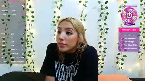 Snapshot of petite_blossom4 chatting on June 27, 2026, 2:27 am petite_blossom4 online show from June 27, 2026, 2:27 am