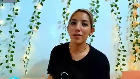 Snapshot of petite_blossom4 chatting on July 16, 2026, 11:44 pm petite_blossom4 online show from July 16, 2026, 11:44 pm