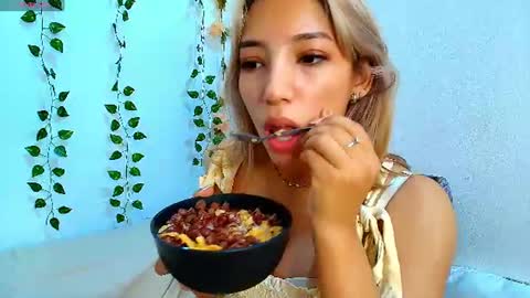 Snapshot of petite_blossom4 chatting on July 27, 2026, 11:56 pm petite_blossom4 online show from July 27, 2026, 11:56 pm