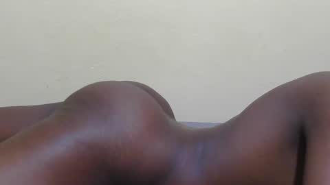 Snapshot of petite_bunni chatting on July 6, 2026, 5:15 pm petite_bunni online show from July 6, 2026, 5:15 pm
