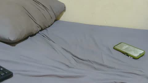 Snapshot of petite_bunni chatting on July 30, 2026, 2:43 am petite_bunni online show from July 30, 2026, 2:43 am