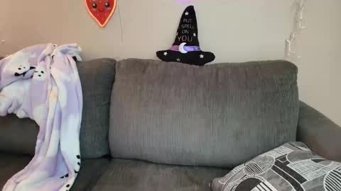 Snapshot of petite_cupcake chatting on October 1, 2025, 6:36 pm Little cupcake online show from October 1, 2025, 6:36 pm