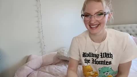 Little cupcake online show from April 21, 2026, 4:12 pm