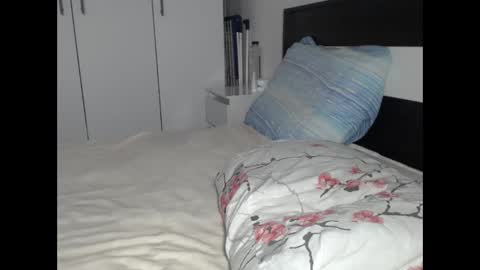 Snapshot of petite_danielle chatting on February 13, 2026, 12:12 pm petite_danielle online show from February 13, 2026, 12:12 pm