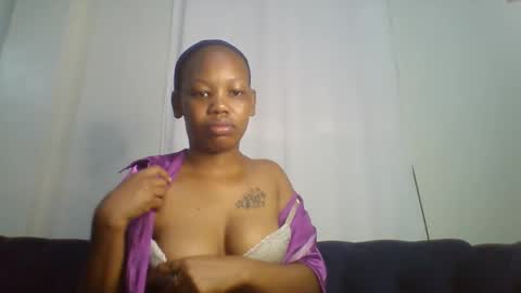 Snapshot of petite_ebony4 chatting on February 23, 2026, 5:27 am Petite ebony online show from February 23, 2026, 5:27 am