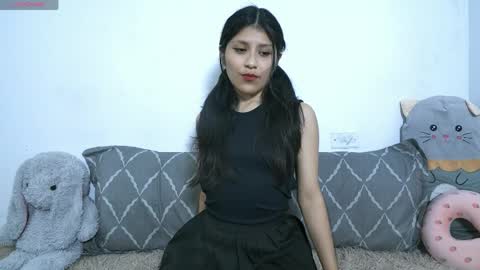petite paola online show from March 26, 2026, 12:55 pm