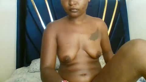 Snapshot of petite_shan chatting on February 24, 2026, 7:39 am petite_shan online show from February 24, 2026, 7:39 am