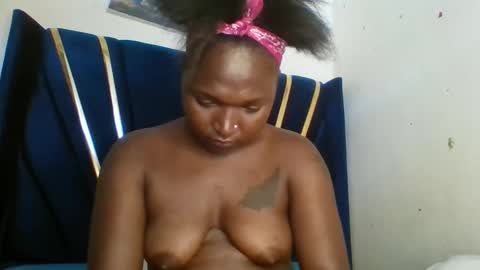 Snapshot of petite_shan chatting on April 6, 2026, 7:42 am petite_shan online show from April 6, 2026, 7:42 am