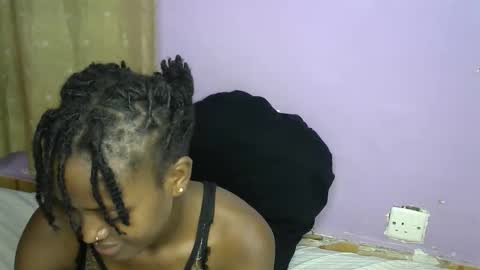 petite_star2 online show from November 3, 2025, 9:48 pm