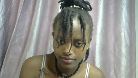 petite_star2 online show from December 3, 2025, 5:26 am