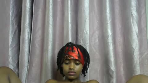 Snapshot of petite_star2 chatting on December 16, 2025, 8:25 pm petite_star2 online show from December 16, 2025, 8:25 pm