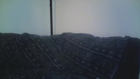 petite treat  online show from December 4, 2024, 4:43 am