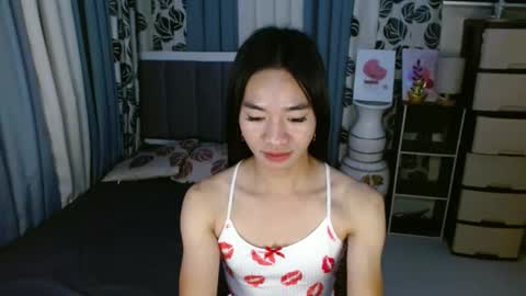 Snapshot of petiteasianmarian chatting on March 3, 2025, 7:43 am bigcock Marian online show from March 3, 2025, 7:43 am